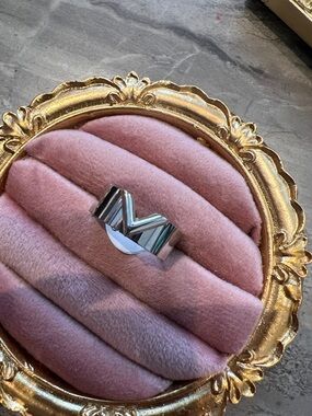 V Silver plated stainless steel Ring with Bold V Design size 8 unisex new